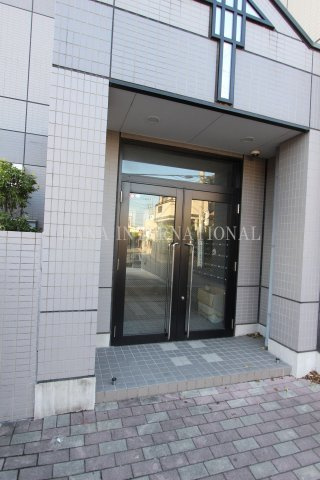 ルミナスコート・二ツ橋のエントランス