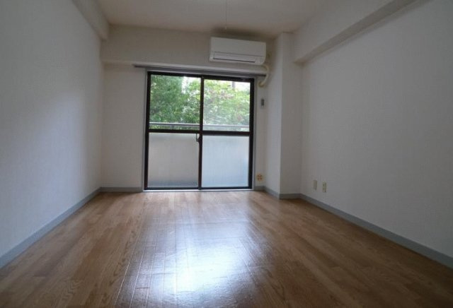 新宿区新宿１丁目のマンションの画像