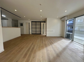 【居間・リビング】 | シラハニテラス