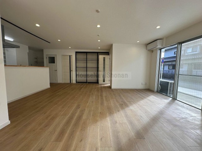 【居間・リビング】 | シラハニテラス