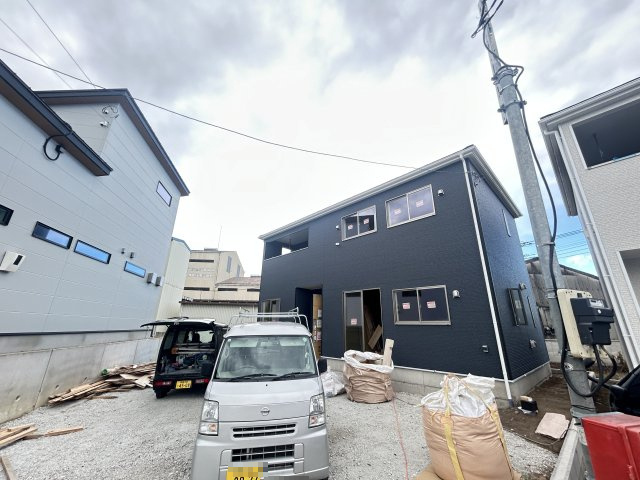 新築　高崎市大八木町第5　クレイドルガーデン　2号棟の外観|現地写真　2025年12月完成予定！類似物件のご内覧等、お気軽にお問合せください♪　							
