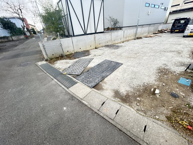 新築　高崎市大八木町第5　クレイドルガーデン　2号棟の前面道路含む現地写真|現地写真　東側接道幅員約4.2ｍ