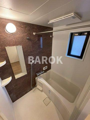 ロクラス博多の浴室