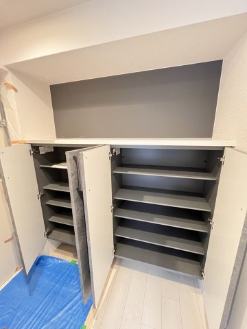 大阪市都島区都島中通３丁目の賃貸マンションの玄関