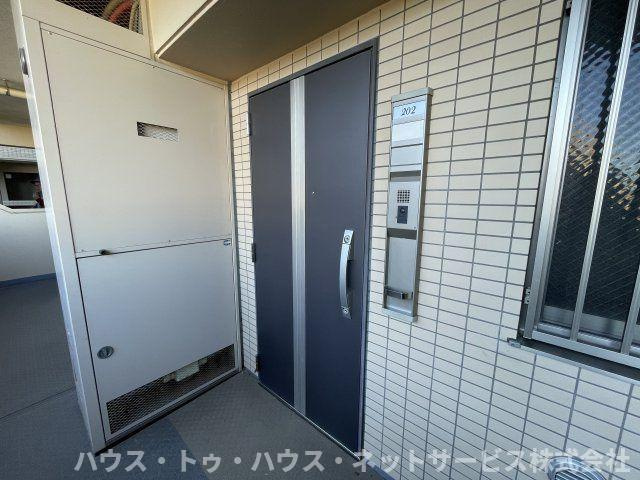 INSURANCE　BLDG.Ⅷの玄関