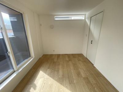 【洋室】 | 沖縄市美里6丁目（全9棟）12号棟 | 12号棟　洋室6帖＋WIC付き♪