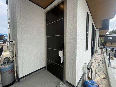 【玄関】 | 沖縄市美里6丁目（全9棟）12号棟 | 12号棟　スマートキー付き♪