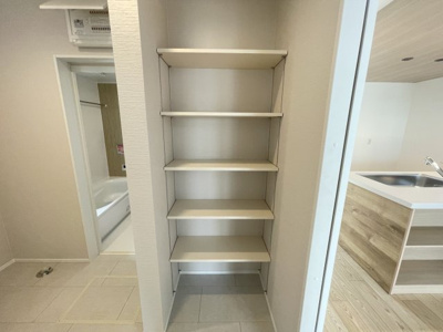 【収納】 | 沖縄市美里6丁目（全9棟）12号棟 | 12号棟　洗面室可動棚収納付き♪