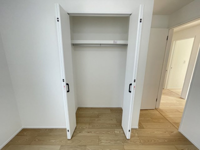 【収納】 | 沖縄市美里6丁目（全9棟）12号棟 | 12号棟　洋室5.18帖＋CL付き♪