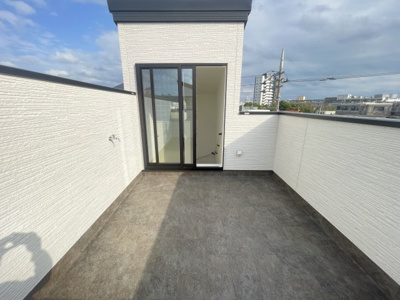 【バルコニー】 | 沖縄市美里6丁目（全9棟）12号棟 | 12号棟　解放感溢れるスカイバルコニー♪