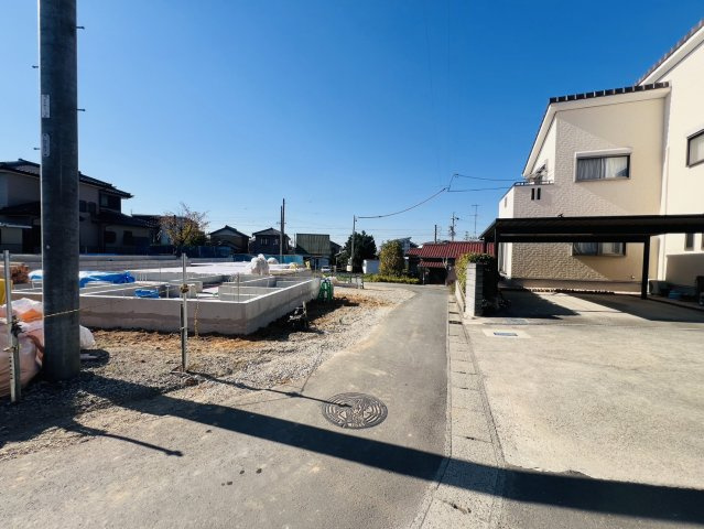 高浜市呉竹町7丁目7-14の前面道路含む現地写真