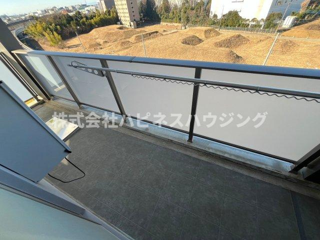 ART RESIDENCE IN KASHIWA-no-HA～アートレジデンスインカシワノハ～のバルコニー