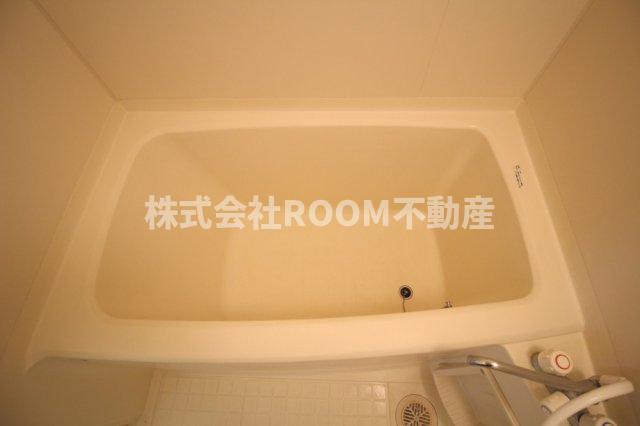 ガーデンR１の浴室|日々の疲れを癒すお風呂付です