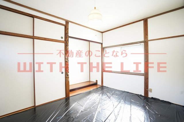 宗崎貸家【キャンペーン対象物件】の和室|畳の上でゆっくりとくつろげる和室です