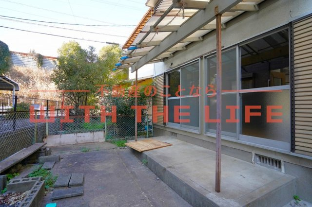 宗崎貸家【キャンペーン対象物件】の庭|簡単な家庭菜園も楽しめるお庭です