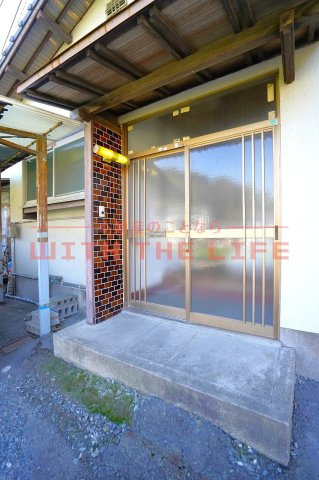 宗崎貸家【キャンペーン対象物件】のエントランス|落ち着いたエントランスです