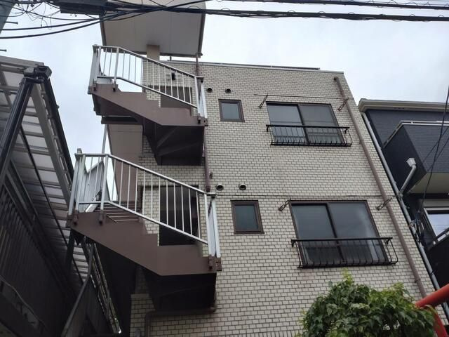 岩井マンションの外観