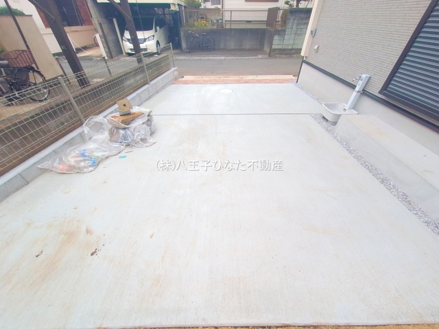 祝：成約済み　八王子市　散田町　新築戸建ての駐車場|～仲介手数料無料☆八王子ひなた不動産～　八王子市散田町　新築戸建て