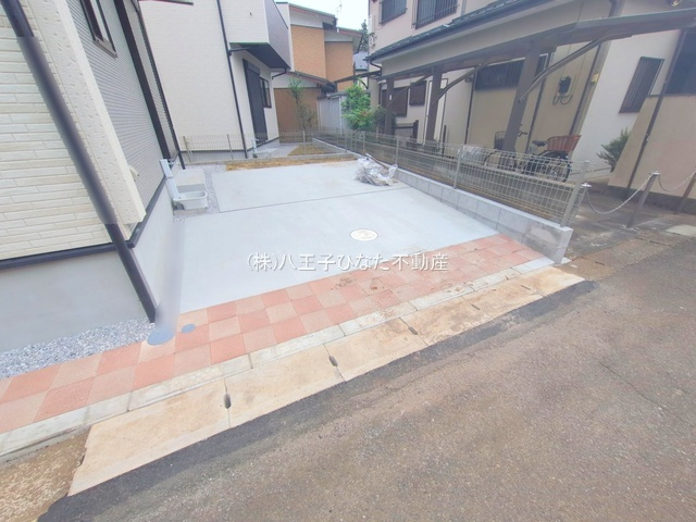 祝：成約済み　八王子市　散田町　新築戸建ての駐車場|～仲介手数料無料☆八王子ひなた不動産～　八王子市散田町　新築戸建て