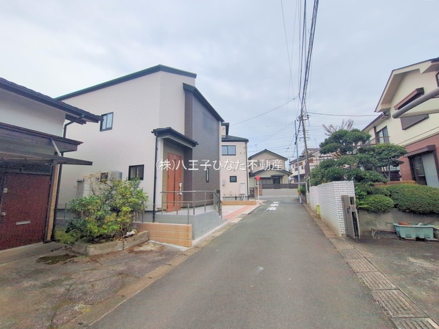 祝：成約済み　八王子市　散田町　新築戸建ての前面道路含む現地写真|～仲介手数料無料☆八王子ひなた不動産～　八王子市散田町　新築戸建て