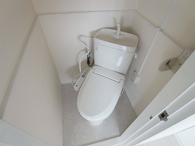 【トイレ】 | 津崎マンション | 温水洗浄便座付き