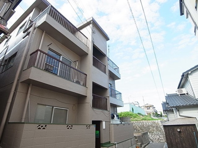 【外観】 | 津崎マンション | ペット飼育相談可能な３階建RCマンション