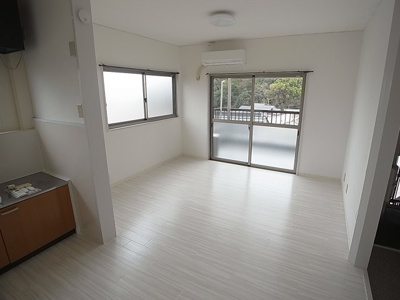 【居間・リビング】 | 津崎マンション | 約10.5帖のリビングダイニング