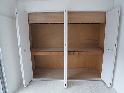 【収納】 | 津崎マンション | 大きな幅広収納スペース