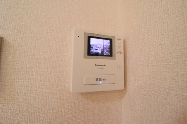 メゾン・コンフォースのセキュリティ|来訪者の顔が見えるモニターホン付き