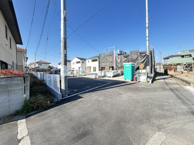 新築　前橋市下細井町第10-1　クレイドルガーデン　2号棟の前面道路含む現地写真|現地写真　南東側接道幅員約6ｍ