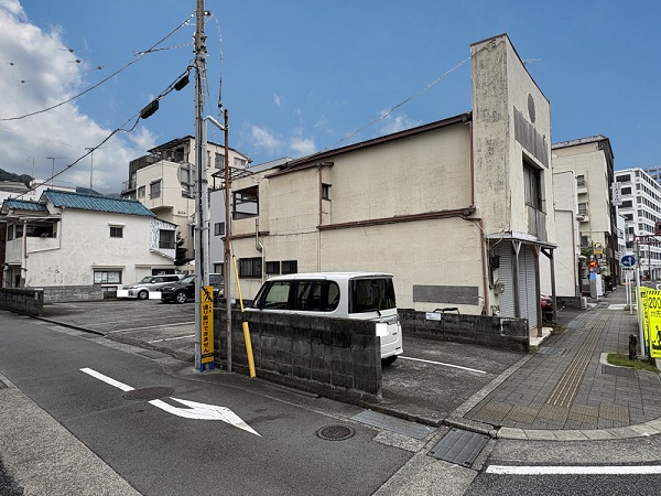 熱海市昭和町　月極駐車場の駐車場