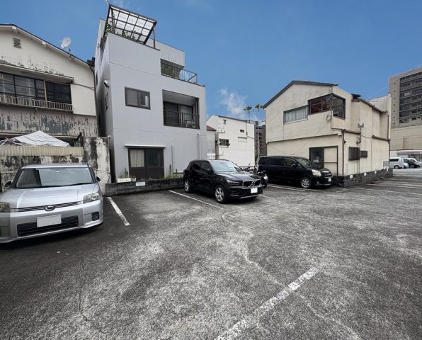熱海市昭和町　月極駐車場の駐車場
