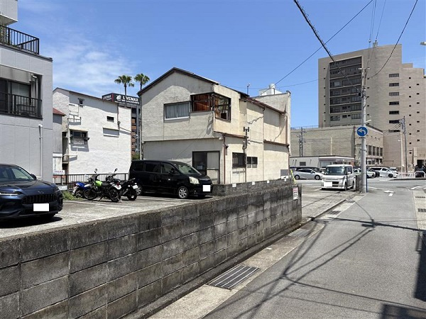 熱海市昭和町　月極駐車場の駐車場