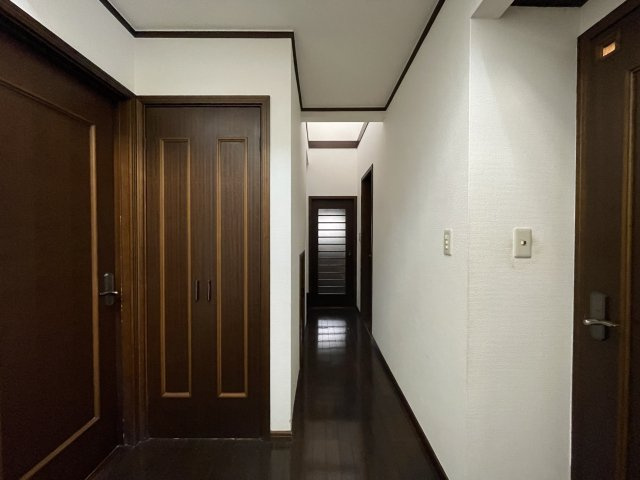 東区みどりが丘三丁目　中古戸建の玄関