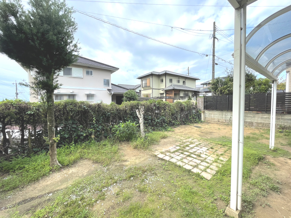 東区みどりが丘三丁目　中古戸建の庭