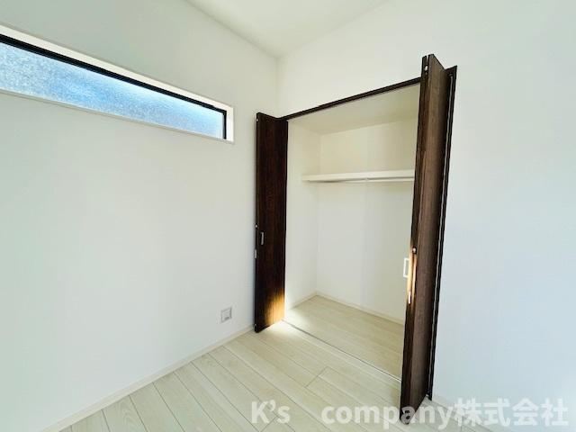 ◎藤沢市鵠沼海岸7丁目　新築戸建　1号棟の洋室|洋室7.5帖の収納スペース◇