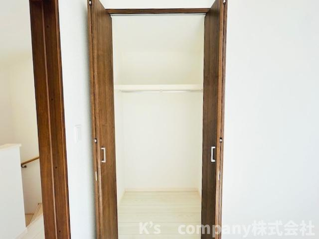 ◎藤沢市鵠沼海岸7丁目　新築戸建　1号棟の収納|洋室5.2帖の収納スペース◇