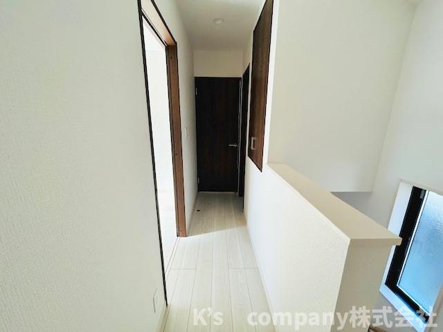 ◎藤沢市鵠沼海岸7丁目　新築戸建　1号棟の内装|2階の階段ホール☆