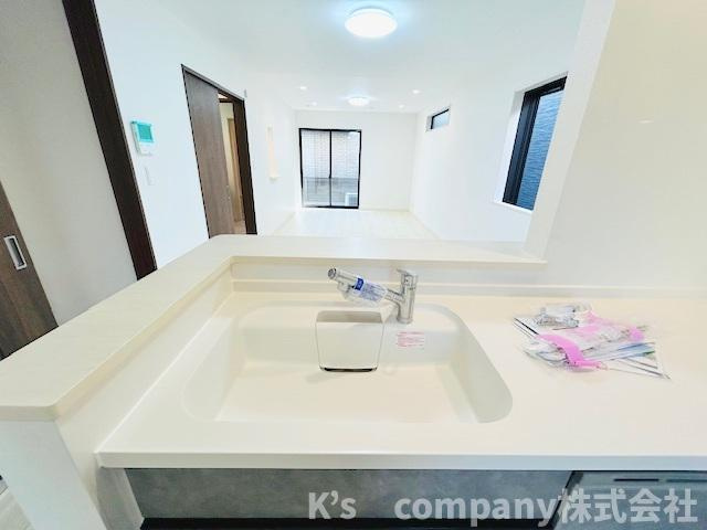 ◎藤沢市鵠沼海岸7丁目　新築戸建　1号棟のキッチン|人造大理石のおしゃれなシンク☆