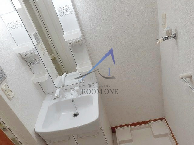 ソレイユ横濱の洗面所|独立洗面台です。