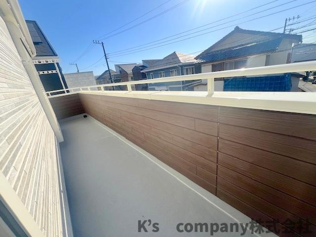 ◎藤沢市鵠沼海岸7丁目　新築戸建　2号棟のバルコニー|2部屋続きの広々としたバルコニー☆