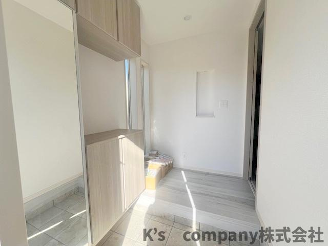 ◎藤沢市鵠沼海岸7丁目　新築戸建　2号棟の玄関|玄関周辺スペース◇