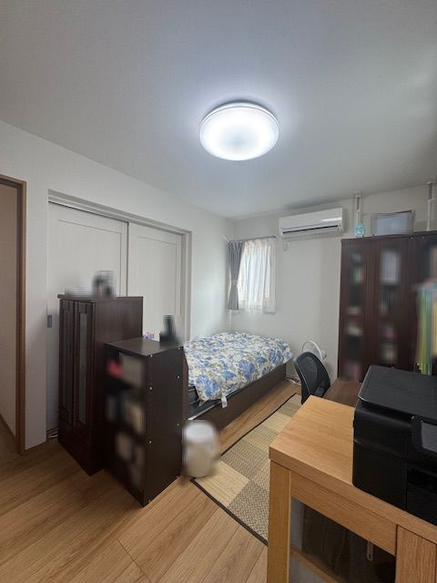 中川区柳川町戸建の洋室|2階南側洋室