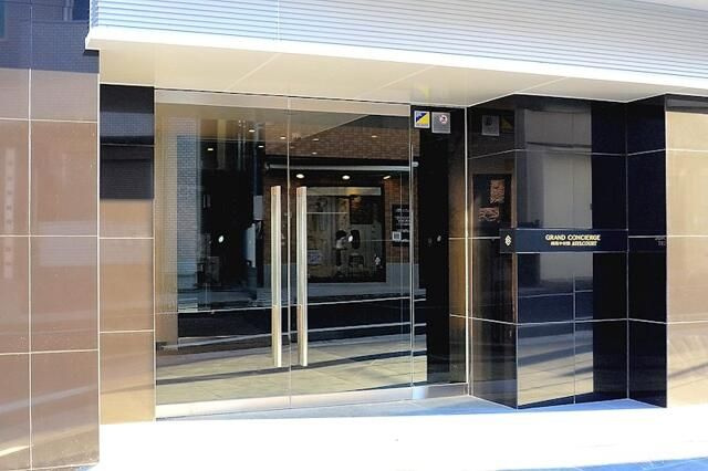 グランドコンシェルジュ練馬中村橋アジールコートのエントランス