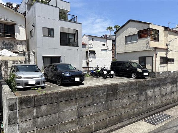 熱海市昭和町　月極駐車場(軽自動車用)の外観