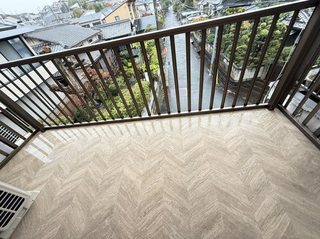 香里園ガレージハウスのバルコニー|陽当たり良好なバルコニーです