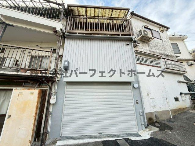 香里園ガレージハウスのバルコニー|バルコニーがあります