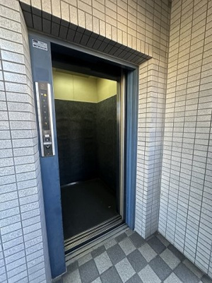 【その他共用部分】 | メルシーハイムⅡ | エレベーター付き！荷物の多い日や疲れた日でも、2階までラクラク上がれます☆
