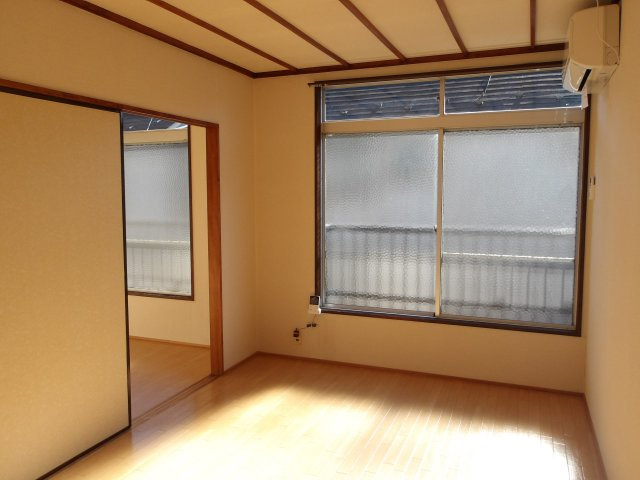 サニーハウスの洋室