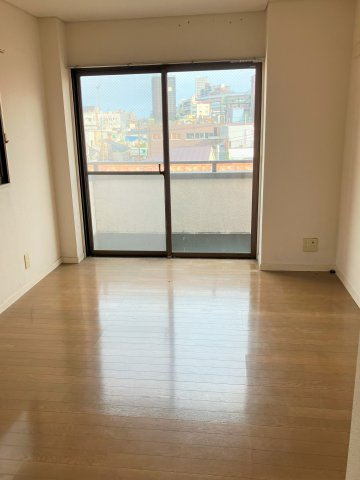 チェリーガーデンの居間・リビング